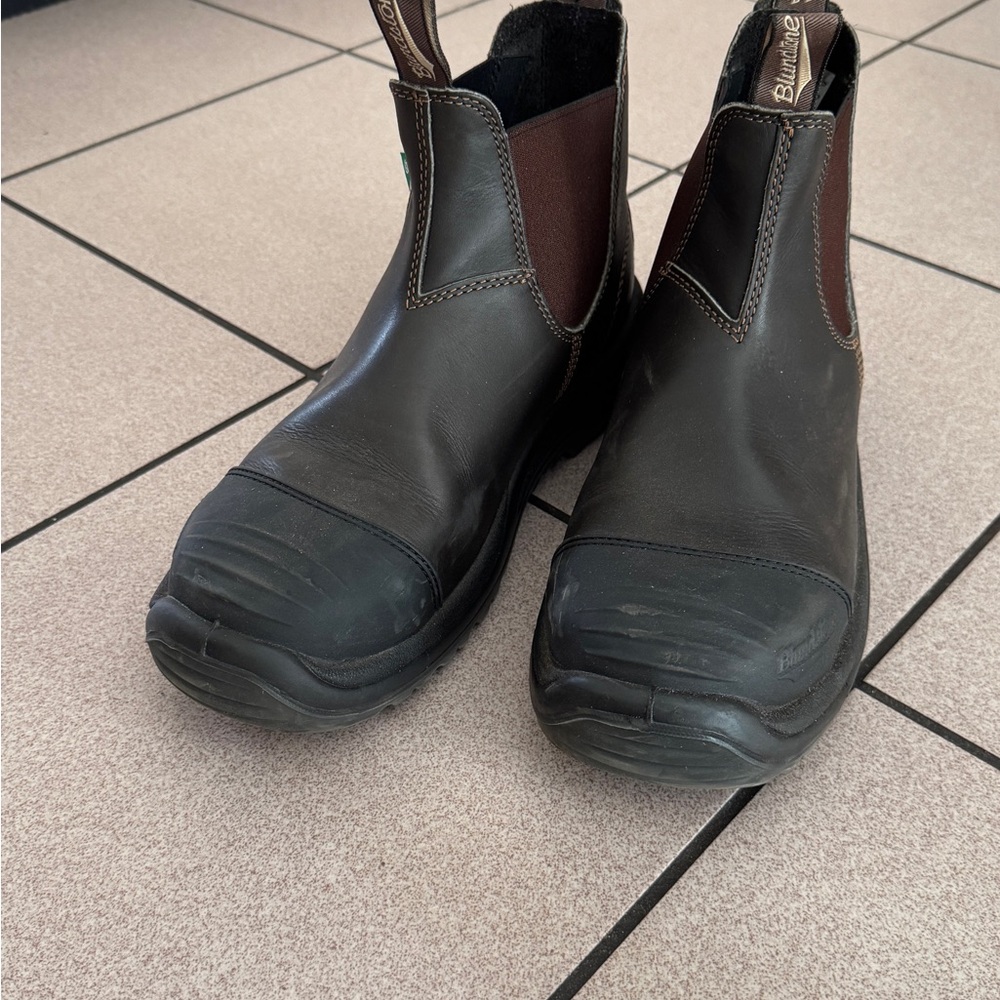 Blundstone Black and Brown Chelsea Boots Durable Leather